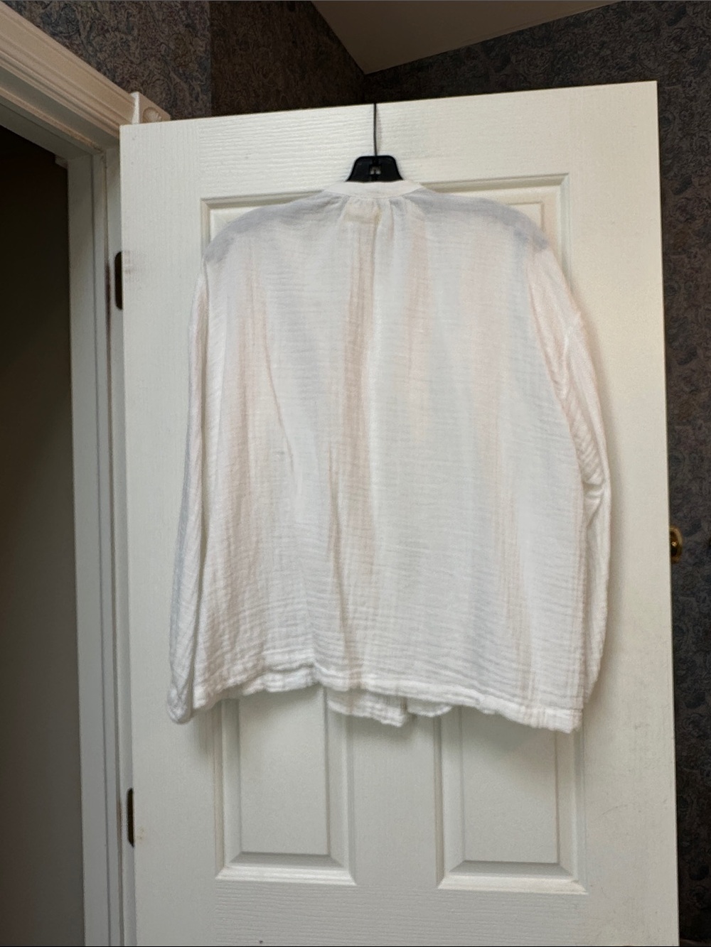 9 Seed White Gauze Button-Front Blouse - Picture 5 of 6